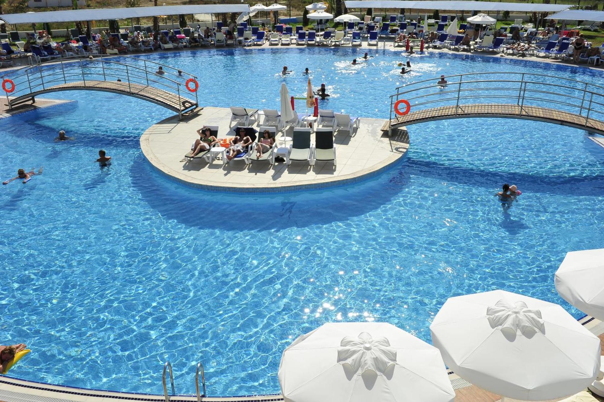 Cenger Beach Resort Spa Kızılot Exterior foto
