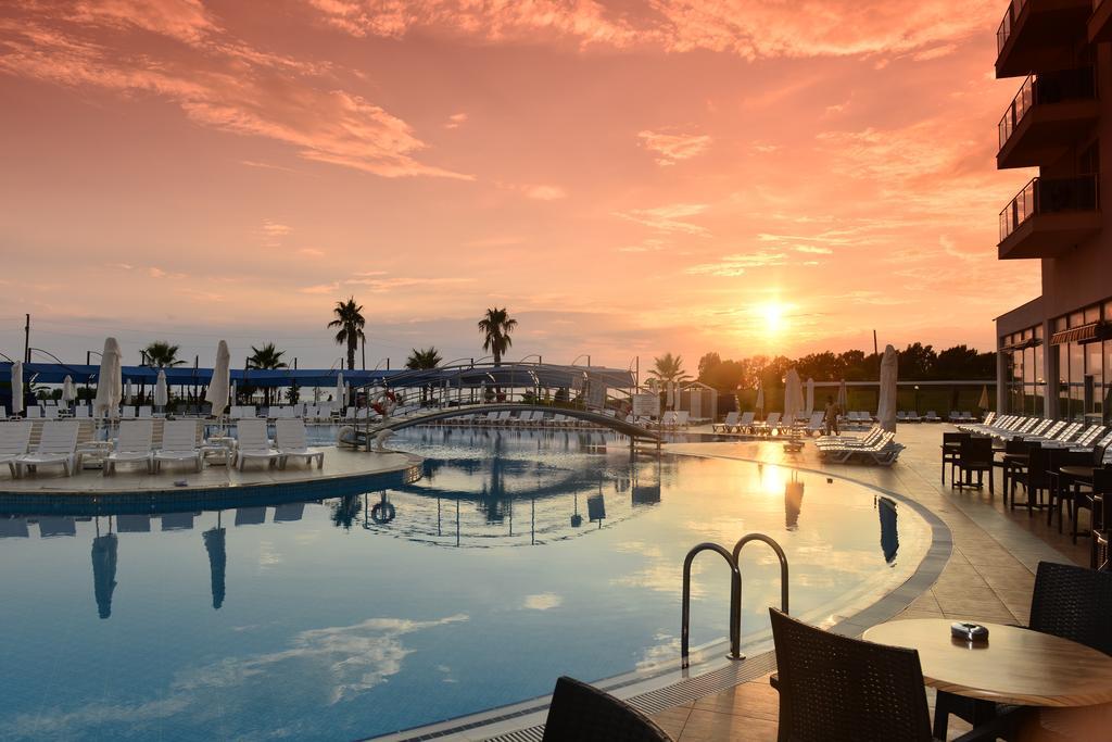 Cenger Beach Resort Spa Kızılot Exterior foto